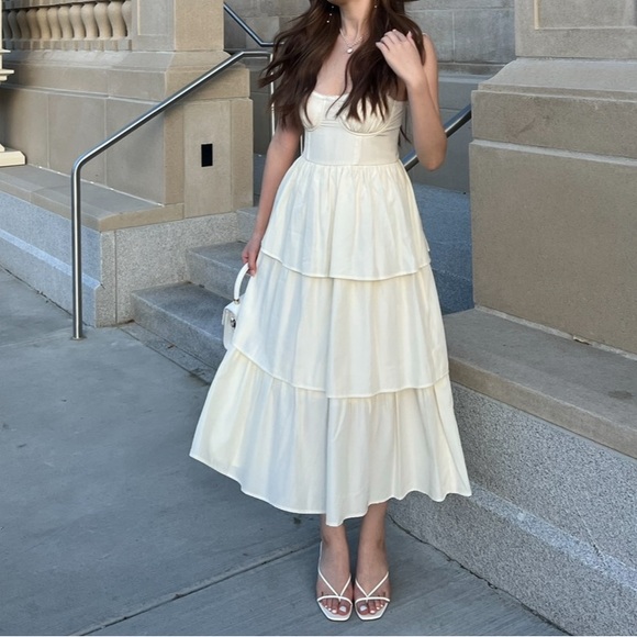 WeWoreWhat Cream Tiered Midi Dress - Picture 2 of 7